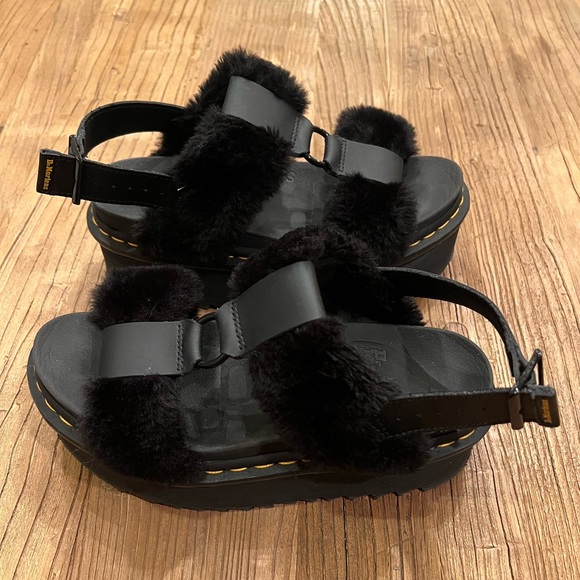 Dr. Martens Francis Fluffy F Fur Leather Sandals, Black, Like New, Size 7-8 /38 - Picture 5 of 11